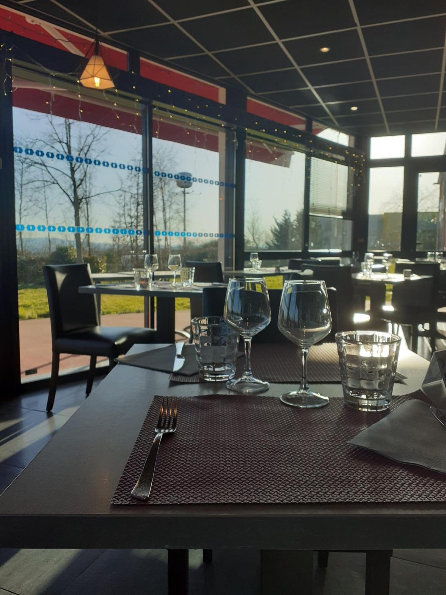 Fasthotel Montmarault Exterior photo
